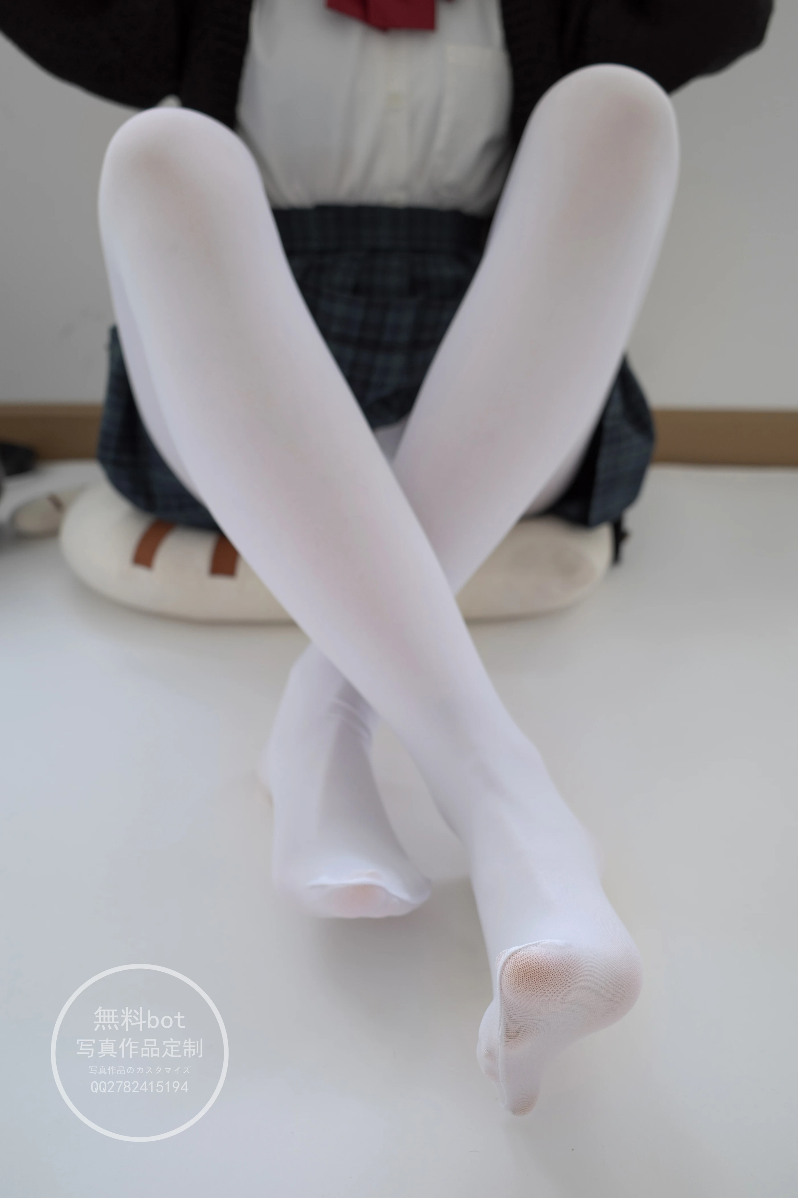 森萝财团 有料002  小香 室内JK白丝少女 [86P]插图3
